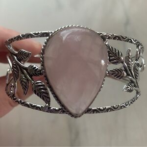 1937 Elegant Silver Bracelet with Pink Rose Quartz Stone and Leaf Design